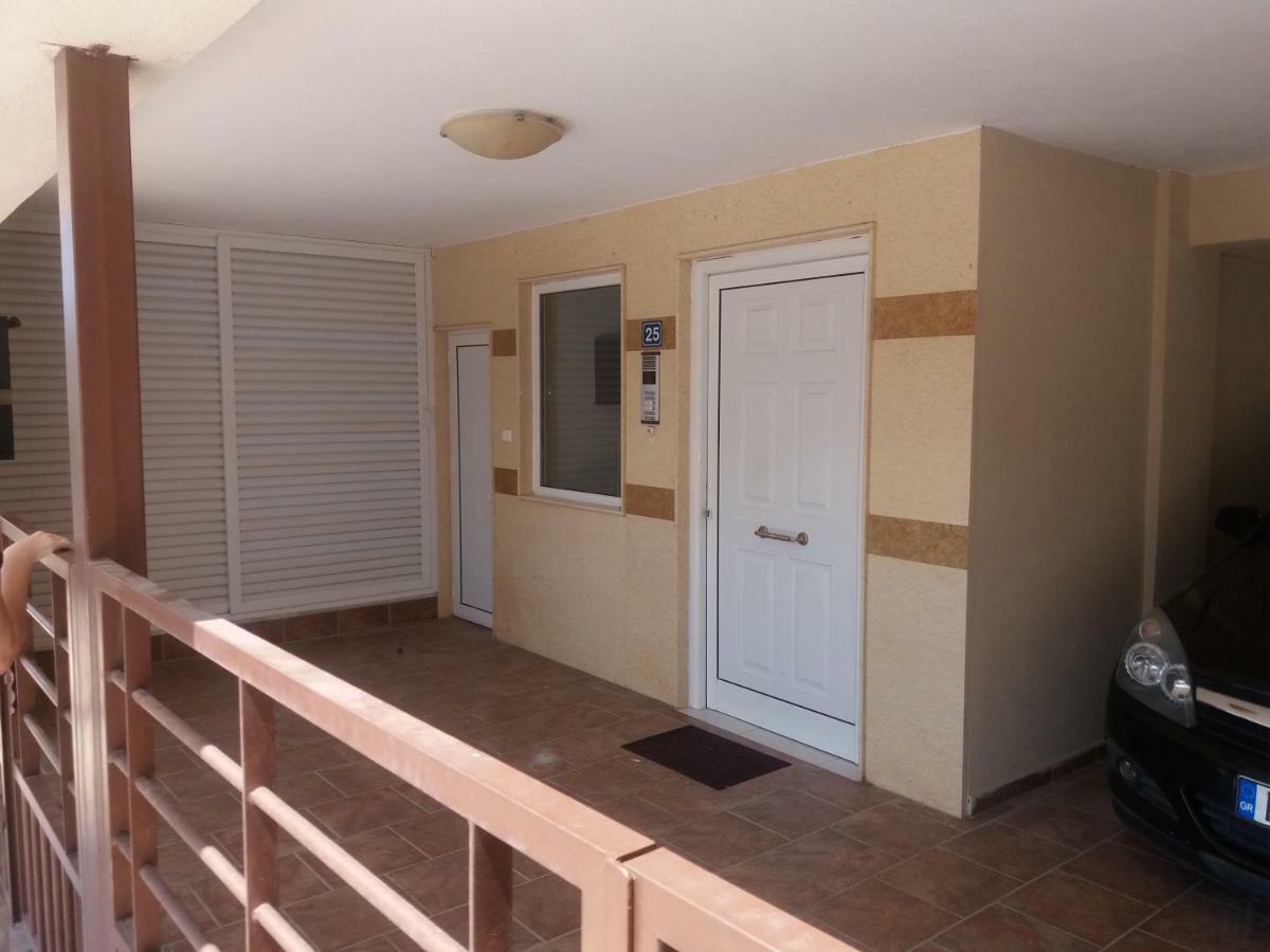 Jordan'S 4Th Appartment At نيا ميشانيونا المظهر الخارجي الصورة
